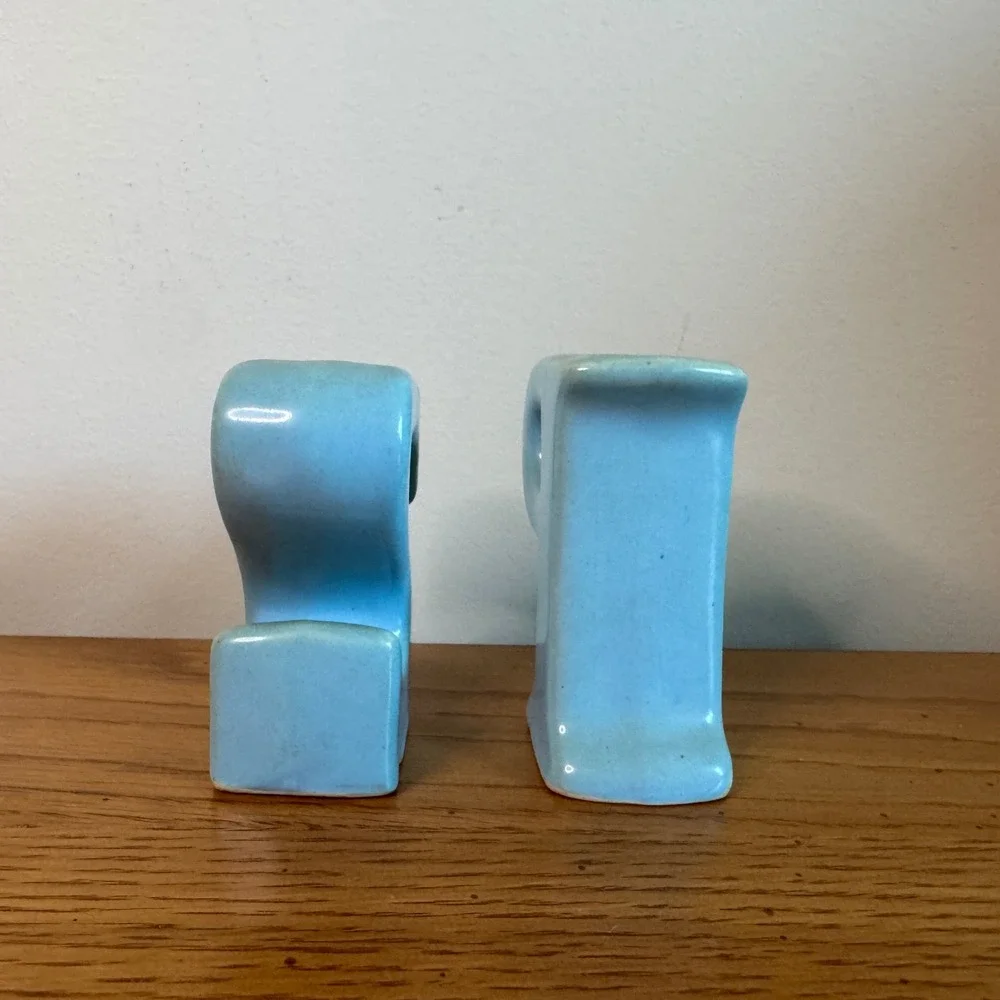 Vintage Ceramic Blue Letter Salt and Pepper Shakers Alphabet‎ Decor